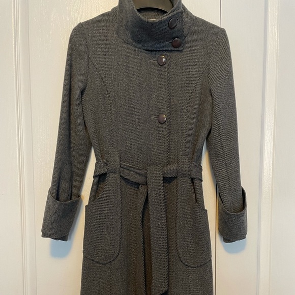Gray wool long coat in size Medium - Picture 2 of 10